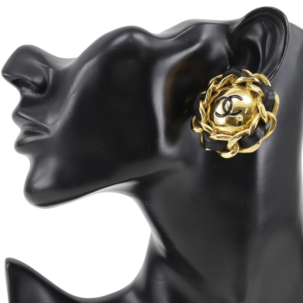 CHANEL Vintage Black Leather Logo Earrings - Picture 2 of 13